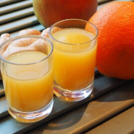 Vegisto's Orangen-Apfel-Ingwer-Shot